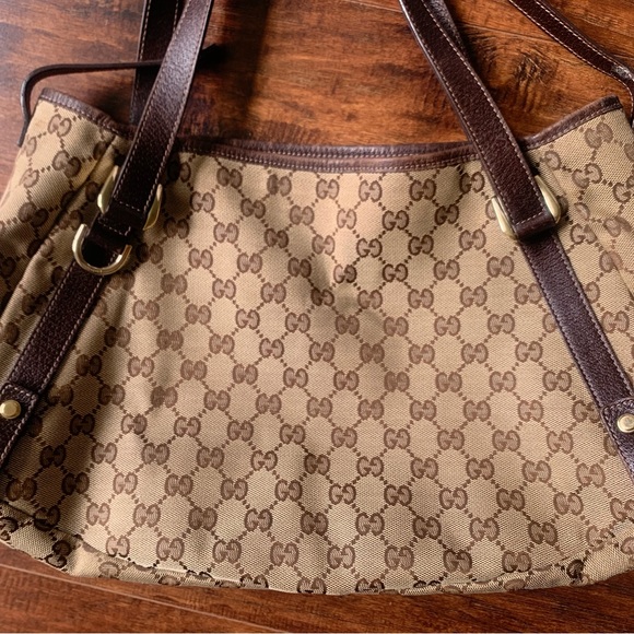 100% Authenic Gucci canvas shoulder bag with brown leather trim… preloved … - Picture 2 of 16